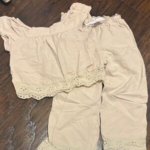 Tahari Kids Beige Beautiful set of top and bottom. Girls Size 5